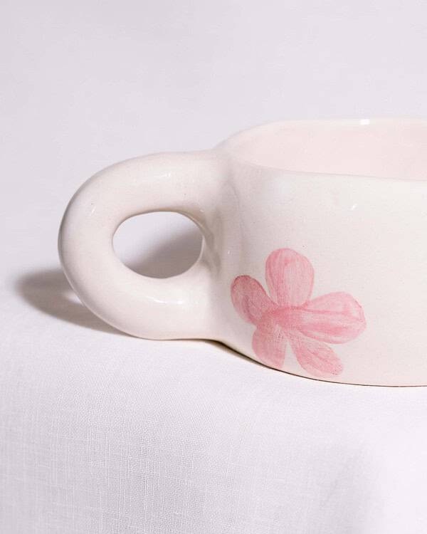 Rankų darbo keramikinis puodelis - gėlytė pink