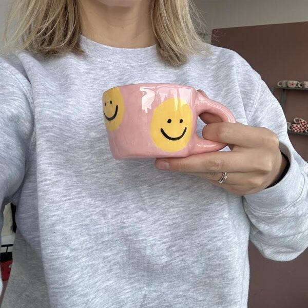 Keramikinis puodelis Smiley face/pink