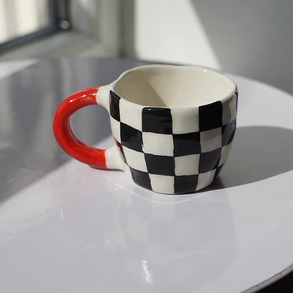 Espresso puodelis - juodas su red rankenėle