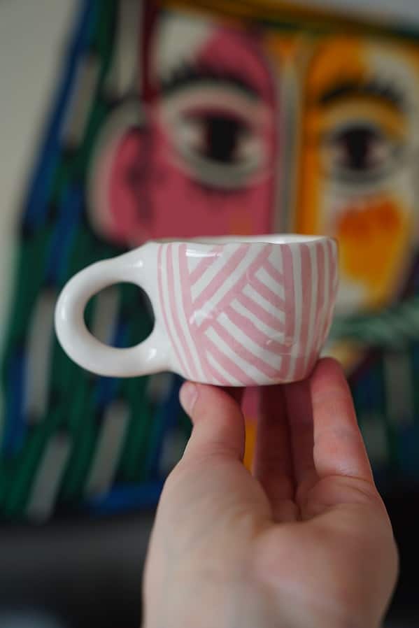 Espresso puodelis - rožinės linijos