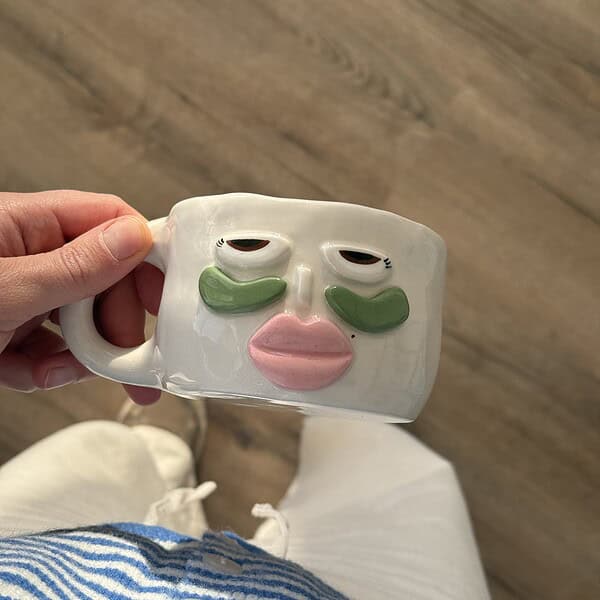 Resting B Face puodelis